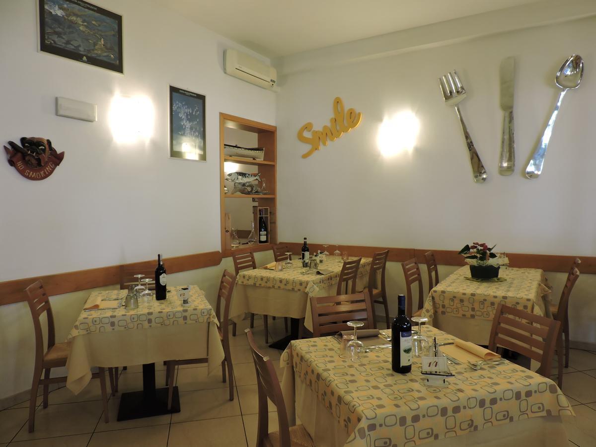 Hotel Il Pino San Vincenzo Exterior foto