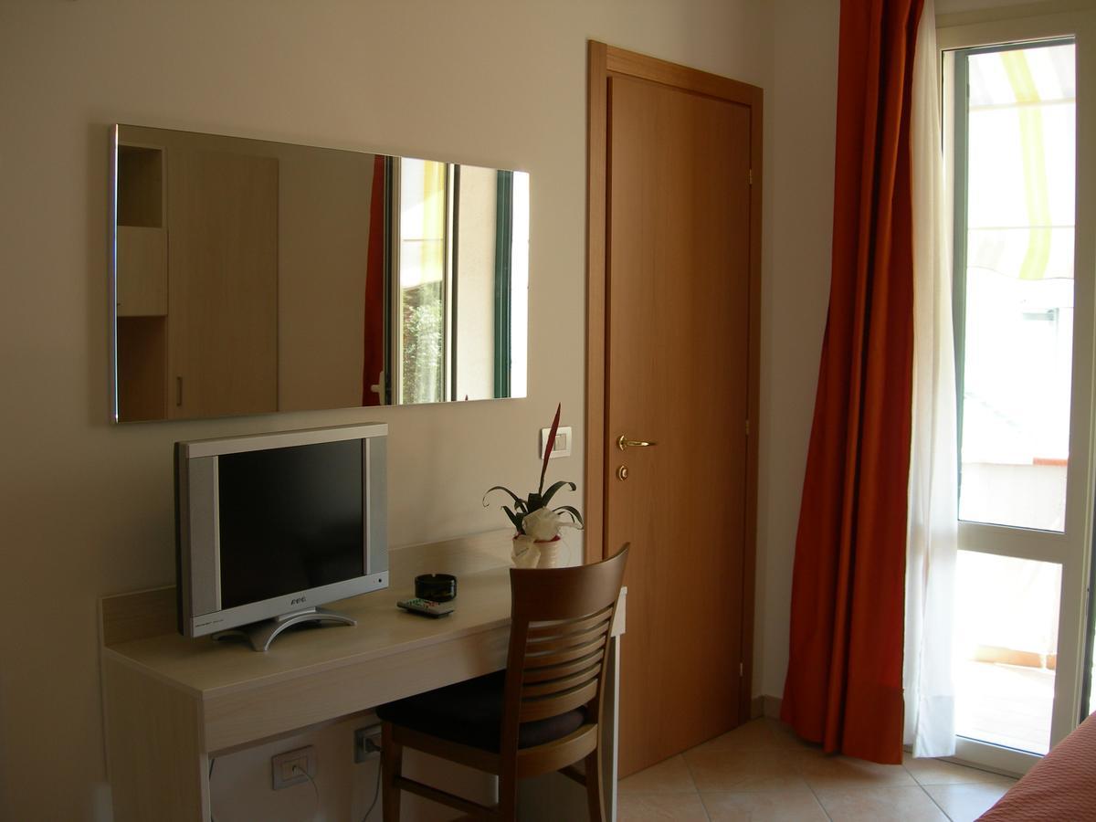 Hotel Il Pino San Vincenzo Exterior foto