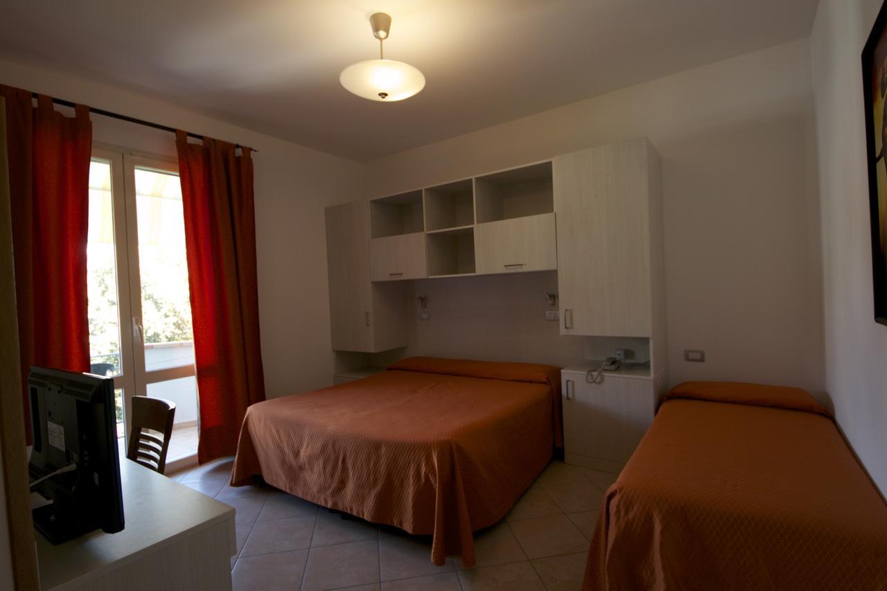 Hotel Il Pino San Vincenzo Exterior foto